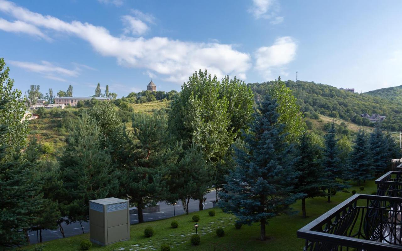 Tsaghkadzor Marriott Hotel Екстер'єр фото